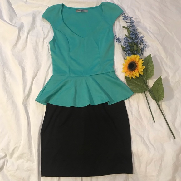 bailey blue Dresses & Skirts - 🌻*donating soon* Aqua & black form fitting dress